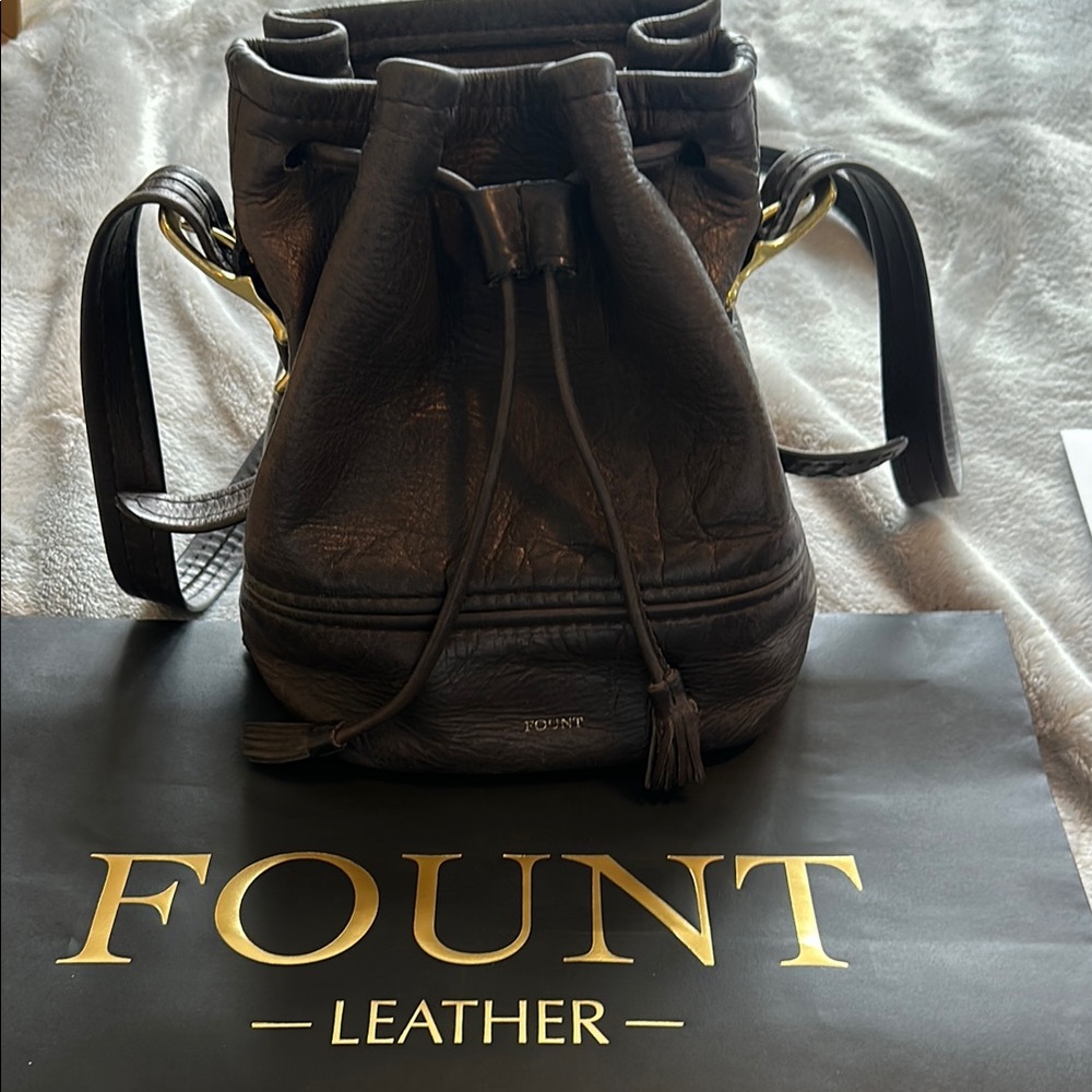 Fount Coventry Bucket Bag - Wolf